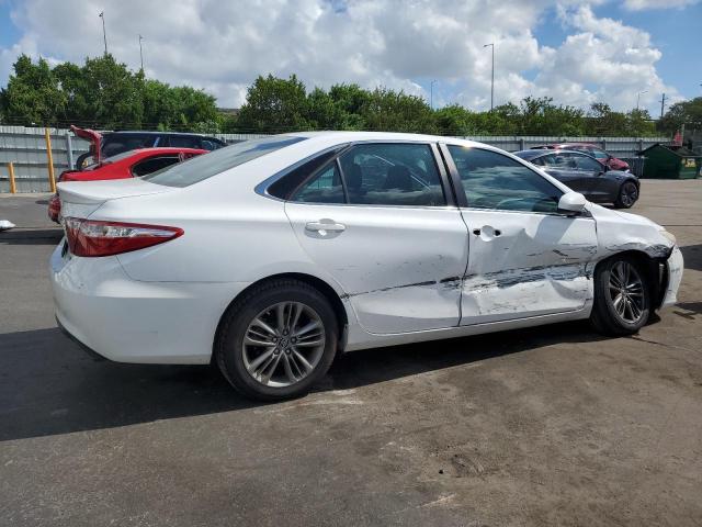 4T1BF1FK8HU789357 - 2017 TOYOTA CAMRY LE WHITE photo 3