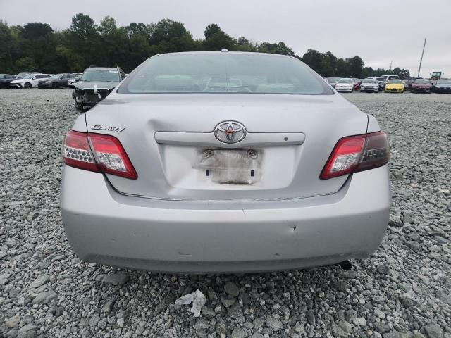 4T1BF3EK3AU071279 - 2010 TOYOTA CAMRY BASE 银色 照片 6