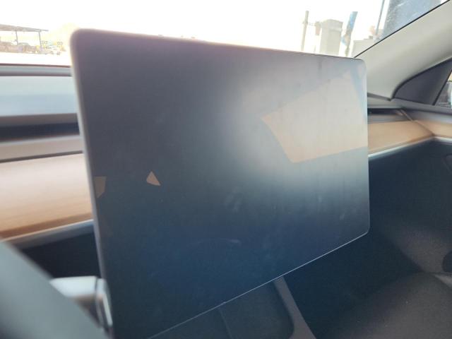 7SAYGDEE0PA050659 - 2023 TESLA MODEL Y Weiß Foto 9