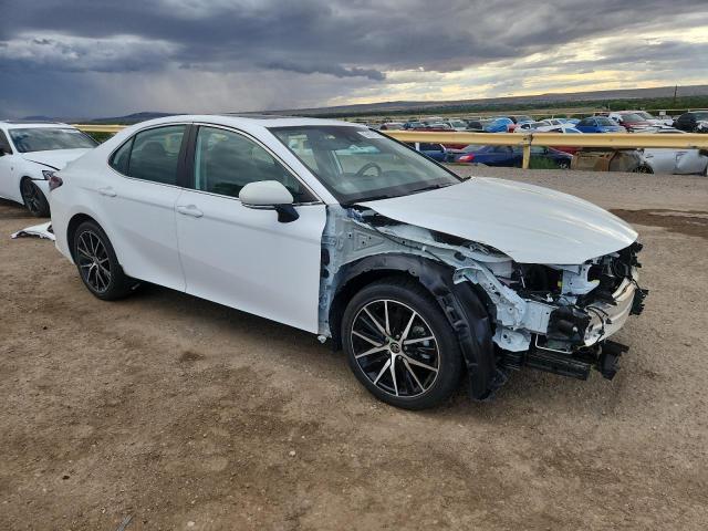 4T1T11AK2NU075715 - 2022 TOYOTA CAMRY SE 白色 照片 4