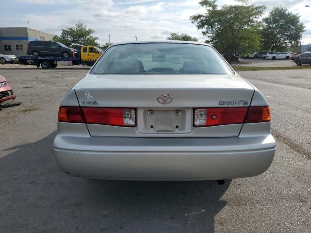 4T1BG22K5YU002339 - 2000 TOYOTA CAMRY CE 银色 照片 6