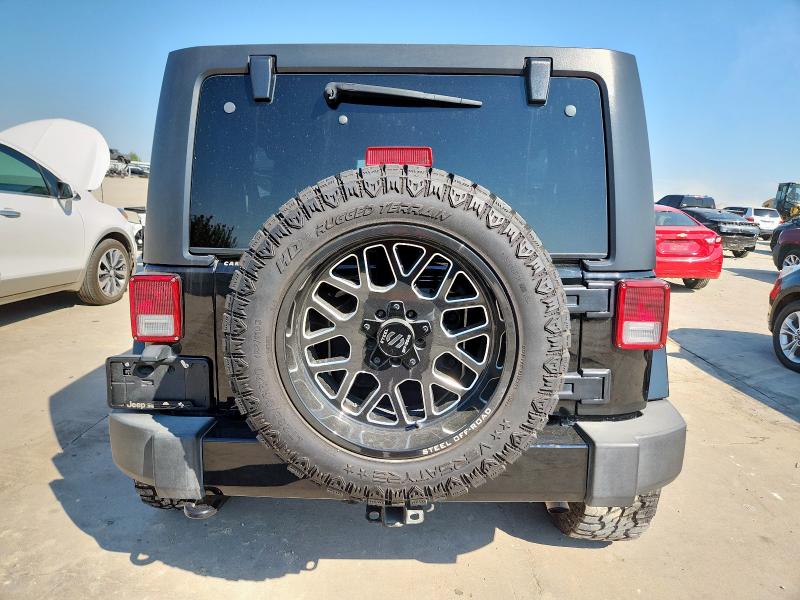 1C4BJWEGXHL627877 - 2017 JEEP WRANGLER U SAHARA BLACK photo 6