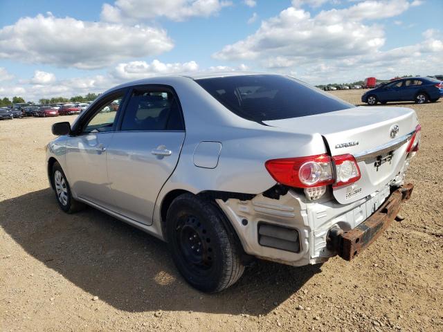 2T1BU4EE2DC919583 - 2013 TOYOTA COROLLA BASE فضي صورة 2