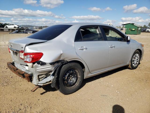 2T1BU4EE2DC919583 - 2013 TOYOTA COROLLA BASE فضي صورة 3