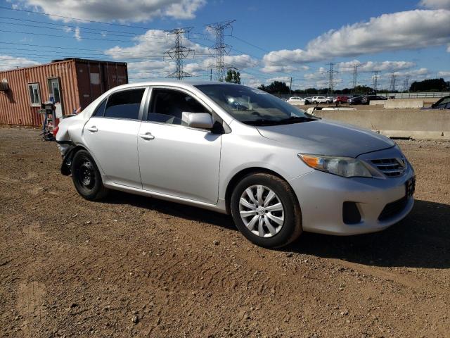 2T1BU4EE2DC919583 - 2013 TOYOTA COROLLA BASE فضي صورة 4