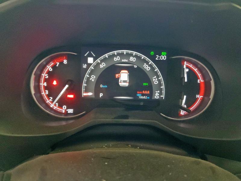 2T3W1RFV1RC266863 - 2024 TOYOTA RAV4 XLE SILVER photo 9