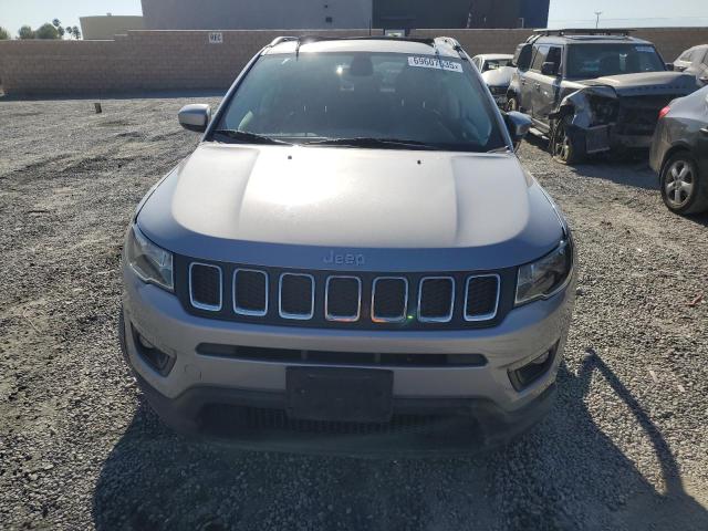 3C4NJDBB6JT116316 - 2018 JEEP COMPASS LATITUDE Srebrny zdjęcie 5
