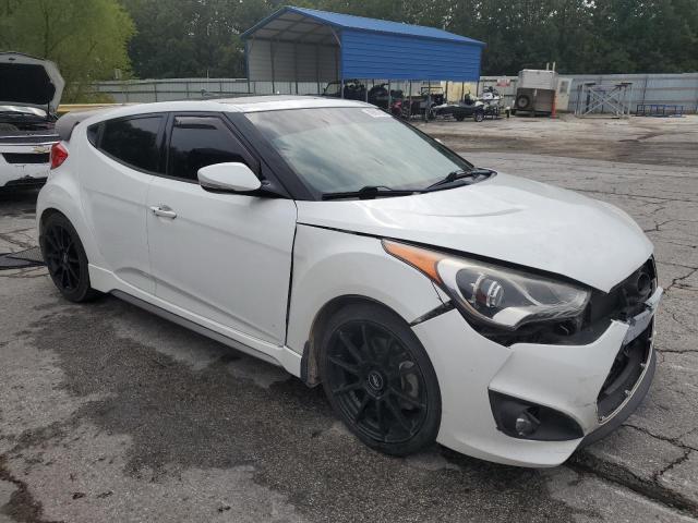 KMHTC6AE7GU275848 - 2016 HYUNDAI VELOSTER TURBO WHITE photo 4