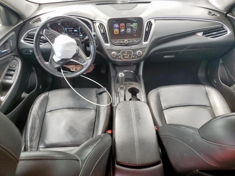 1G1ZD5ST2JF120647 - 2018 CHEVROLET MALIBU LT SILVER photo 8