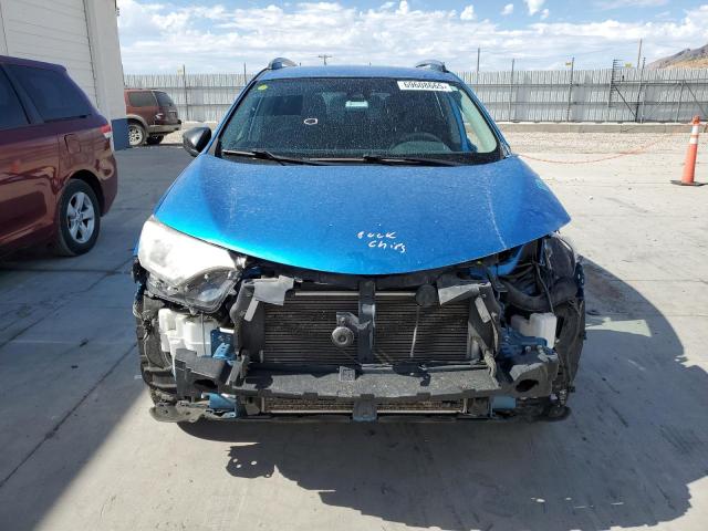JTMZFREV1HJ140157 - 2017 TOYOTA RAV4 LE BLUE photo 5