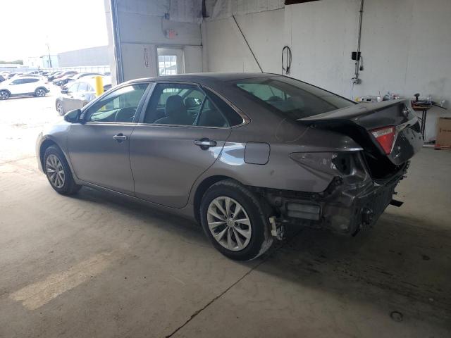 4T1BF1FKXHU721142 - 2017 TOYOTA CAMRY LE GRAY photo 2