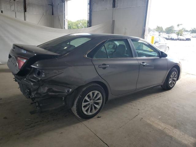 4T1BF1FKXHU721142 - 2017 TOYOTA CAMRY LE GRAY photo 3