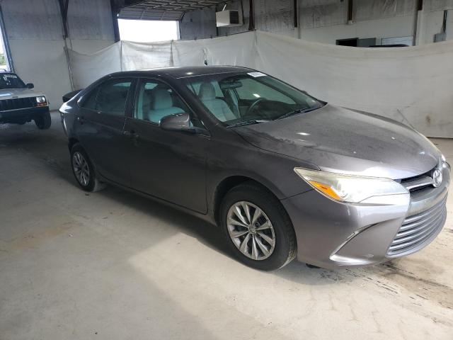 4T1BF1FKXHU721142 - 2017 TOYOTA CAMRY LE GRAY photo 4
