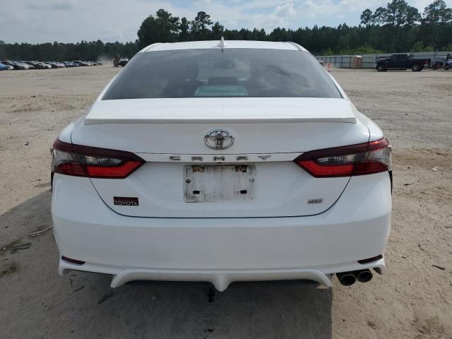 4T1G11AKXNU696315 - 2022 TOYOTA CAMRY SE თეთრი ფოტო 6