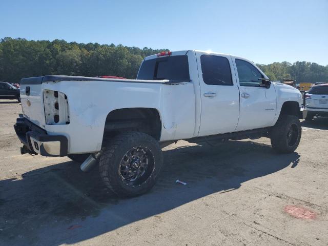 1GC4K1C80CF116724 - 2012 CHEVROLET SILVERADO K3500 LTZ WHITE photo 3