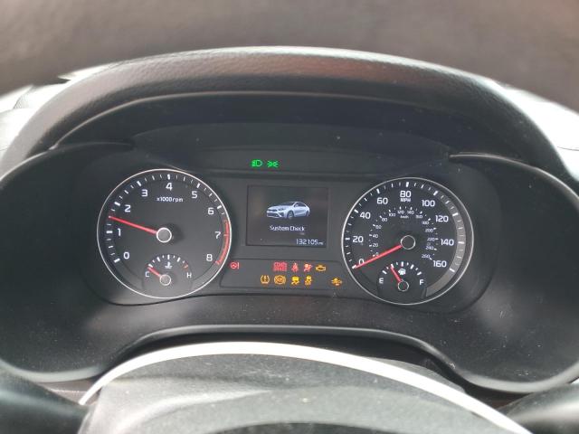 3KPF24AD1KE078598 - 2019 KIA FORTE FE Weiß Foto 9