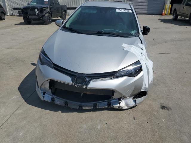 2T1BURHE3HC795600 - 2017 TOYOTA COROLLA L 银色 照片 5