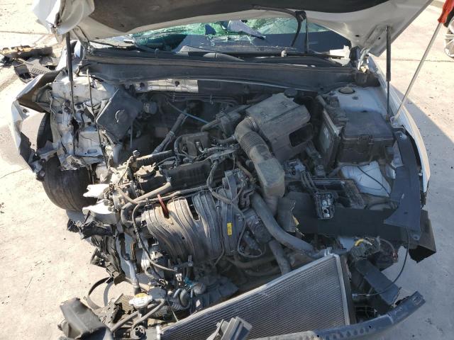 5XXGT4L36JG199638 - 2018 KIA OPTIMA LX SILVER photo 11