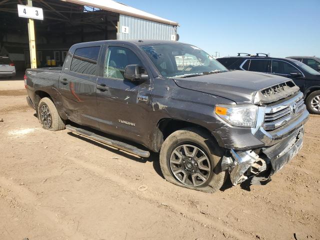 5TFDW5F14HX645878 - 2017 TOYOTA TUNDRA CREWMAX SR5 GRAY photo 4