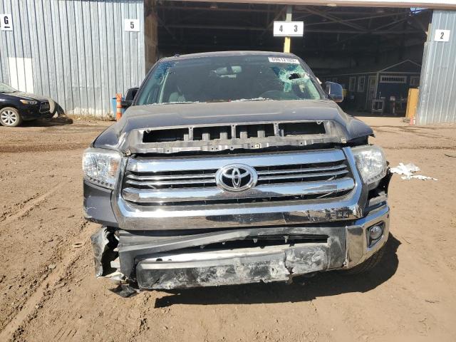 5TFDW5F14HX645878 - 2017 TOYOTA TUNDRA CREWMAX SR5 GRAY photo 5