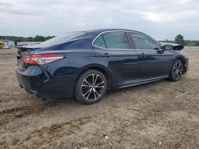 4T1B11HK4JU555394 - 2018 TOYOTA CAMRY L BLUE photo 3