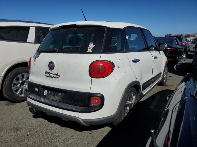 ZFBCFADH2EZ010472 - 2014 FIAT 500L TREKKING WHITE photo 3