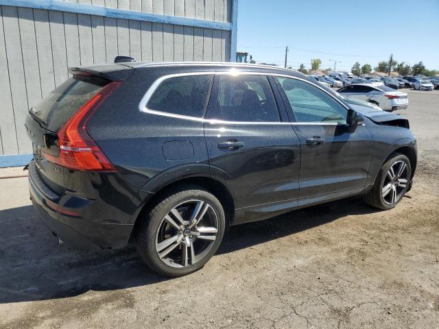 YV4A22RK2J1020256 - 2018 VOLVO XC60 T6 MOMENTUM BLACK photo 3