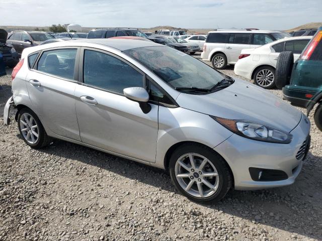 3FADP4EJ9KM133884 - 2019 FORD FIESTA SE SILVER photo 4
