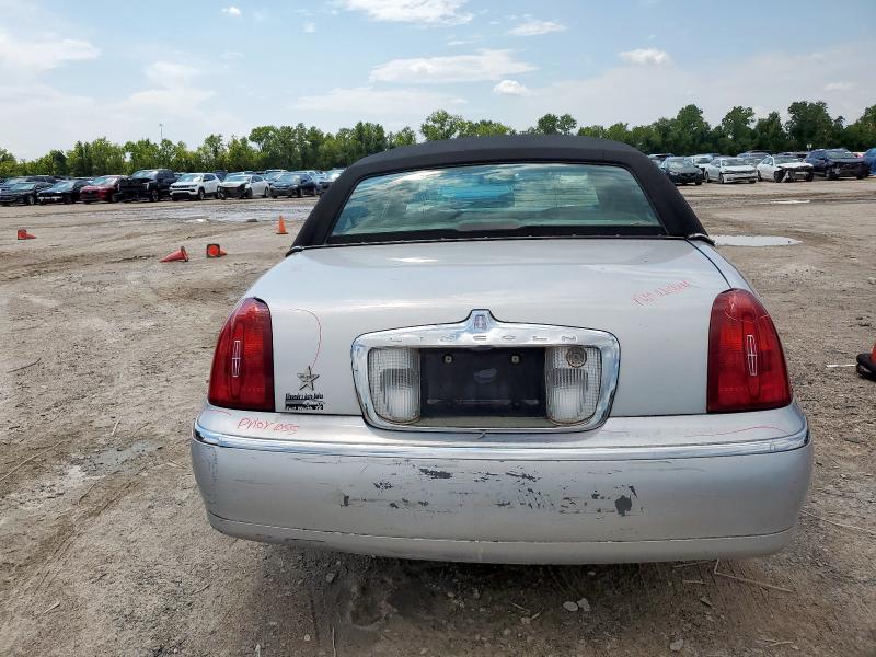 1LNHM81W5YY837604 - 2000 LINCOLN TOWN CAR EXECUTIVE Արծաթագույն լուսանկար 6