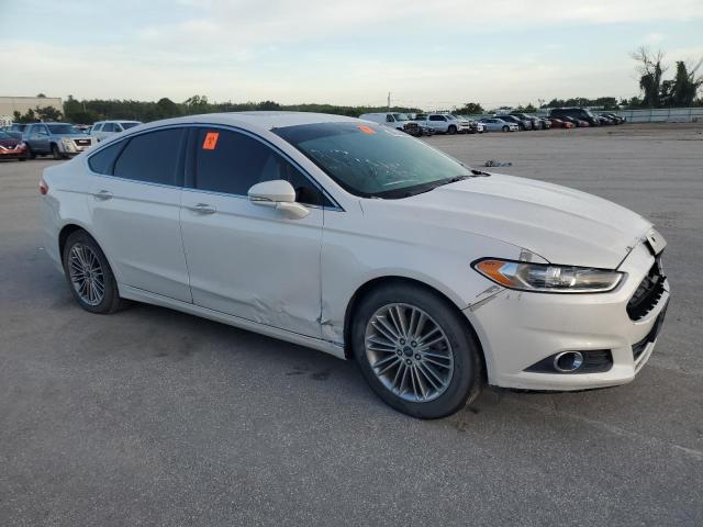 3FA6P0H99FR203539 - 2015 FORD FUSION SE WHITE photo 4