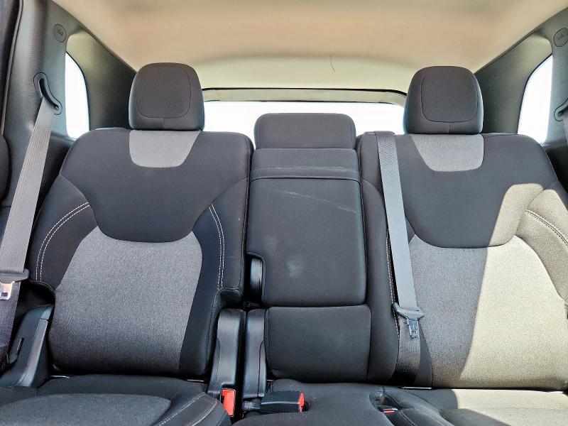 1C4PJLAB7FW579197 - 2015 JEEP CHEROKEE SPORT BLACK photo 10