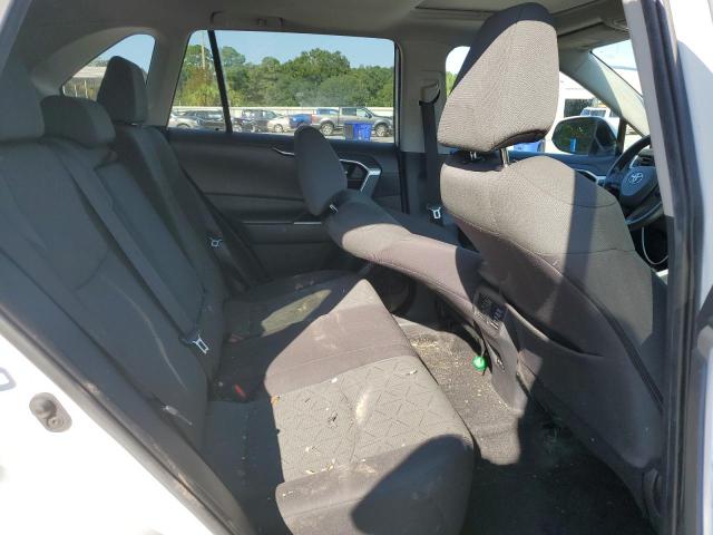 2T3W1RFV8RW304247 - 2024 TOYOTA RAV4 XLE WHITE photo 11