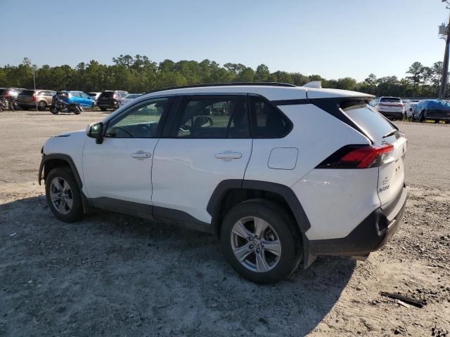 2T3W1RFV8RW304247 - 2024 TOYOTA RAV4 XLE WHITE photo 2