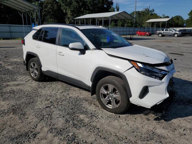 2T3W1RFV8RW304247 - 2024 TOYOTA RAV4 XLE WHITE photo 4