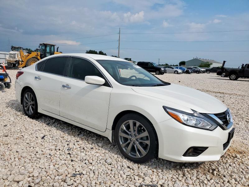 1N4AL3AP4JC276101 - 2018 NISSAN ALTIMA 2.5 Білий фото 4