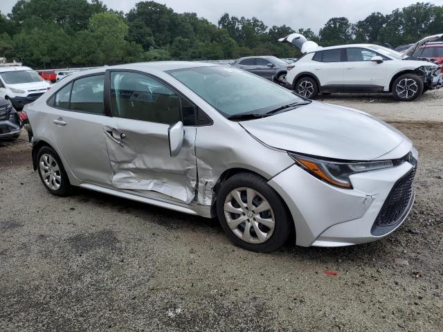 5YFEPMAE4MP266281 - 2021 TOYOTA COROLLA LE 银色 照片 4
