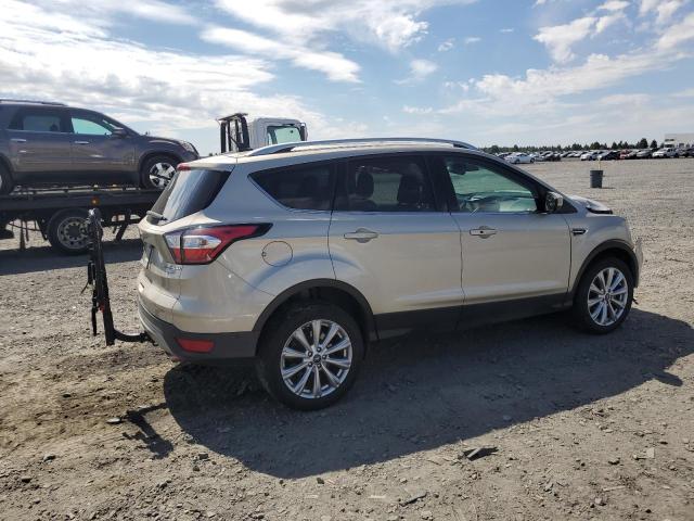 1FMCU9J93JUD21667 - 2018 FORD ESCAPE TITANIUM ოქროსფერი ფოტო 3