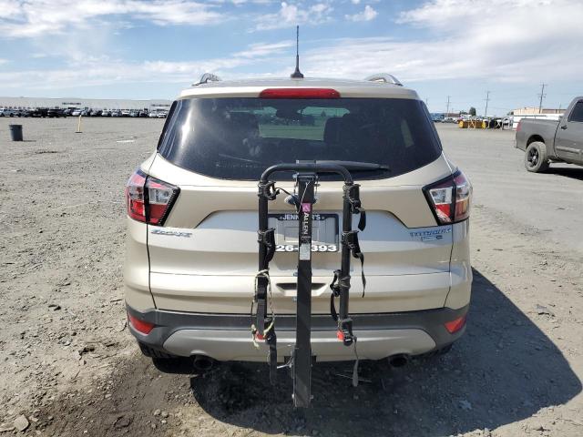 1FMCU9J93JUD21667 - 2018 FORD ESCAPE TITANIUM ოქროსფერი ფოტო 6