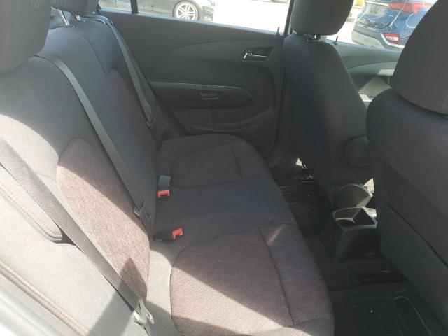 1G1JD5SH0J4100479 - 2018 CHEVROLET SONIC LT WHITE photo 10