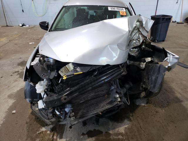 3VW1K7AJ2FM405763 - 2015 VOLKSWAGEN JETTA BASE SILVER photo 11