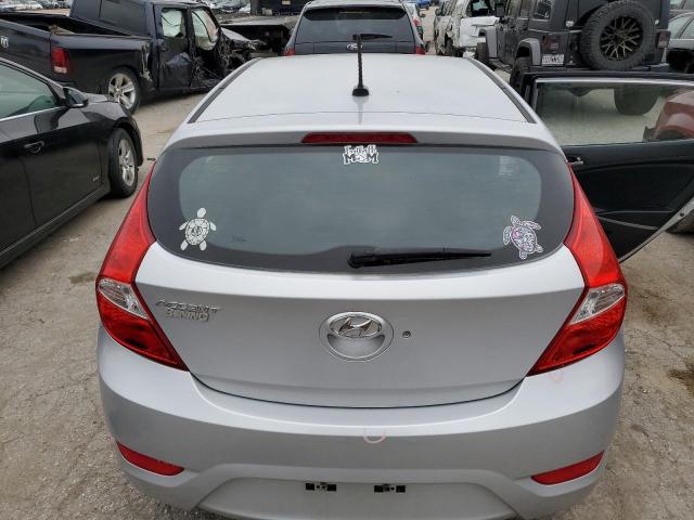 KMHCT5AE1HU301243 - 2017 HYUNDAI ACCENT SE SILVER photo 6