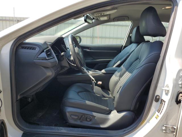 4T1T11AK4PU167346 - 2023 TOYOTA CAMRY SE NIGHT SHADE WHITE photo 7