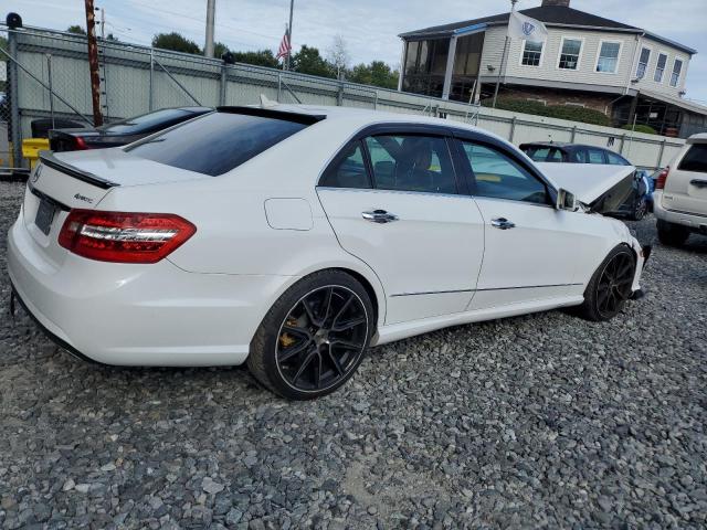 WDDHF8HB2BA273191 - 2011 MERCEDES-BENZ E 350 4MATIC WHITE photo 3