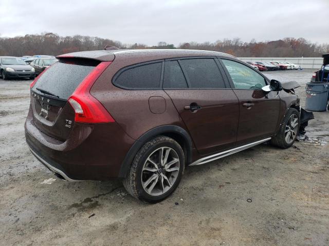 YV440MWKXJ2042244 - 2018 VOLVO V60 CROSS PREMIER BROWN photo 3