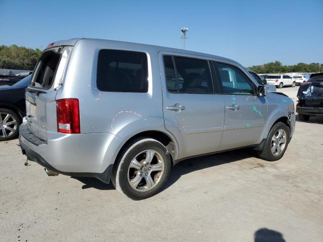 5FNYF4H47EB057658 - 2014 HONDA PILOT EX SILVER photo 3