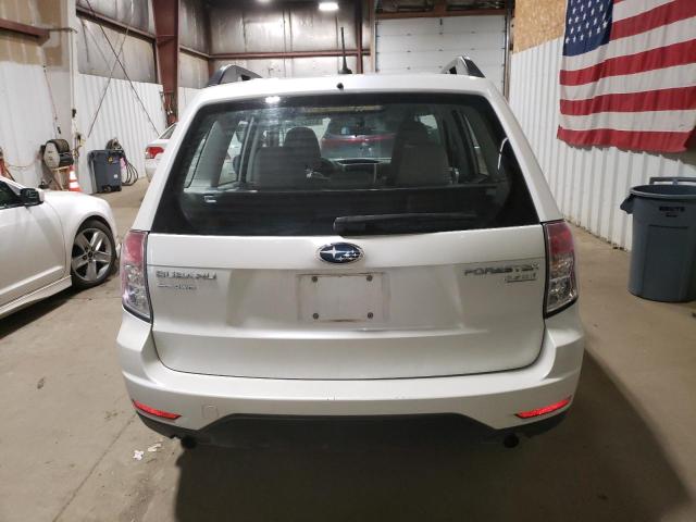 JF2SHABC5DH412535 - 2013 SUBARU FORESTER 2.5X WHITE photo 6