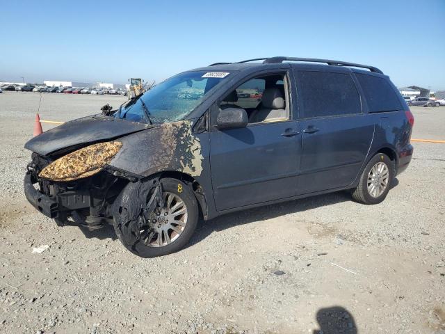 2009 TOYOTA SIENNA XLE, 