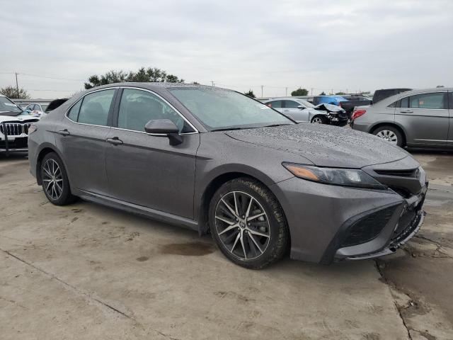 4T1G11AK0PU785040 - 2023 TOYOTA CAMRY SE NIGHT SHADE GRAY photo 4