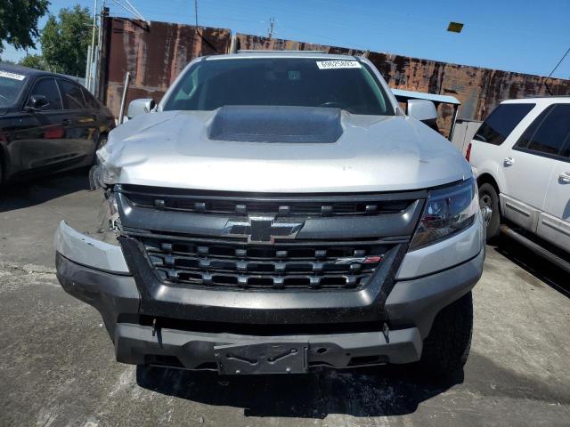 1GCPTEE13J1273028 - 2018 CHEVROLET COLORADO ZR2 SILVER photo 5