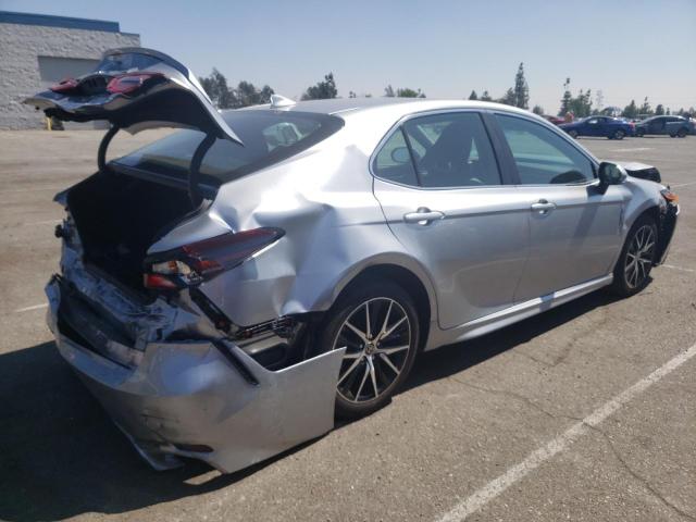 4T1G11AK3PU759001 - 2023 TOYOTA CAMRY SE NIGHT SHADE SILVER photo 3